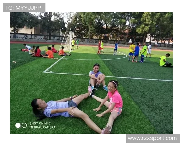 杨丽专访：从绿茵场到人生舞台的足球旅程回顾与展望